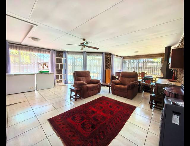 5 BEDROOM HOUSE FOR SALE IN SASOLBURG EXT 23